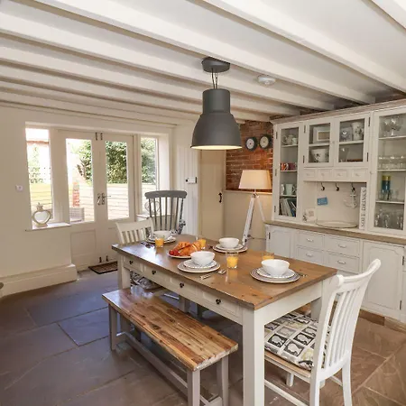 Greenfingers بيت للعطل ويتبي